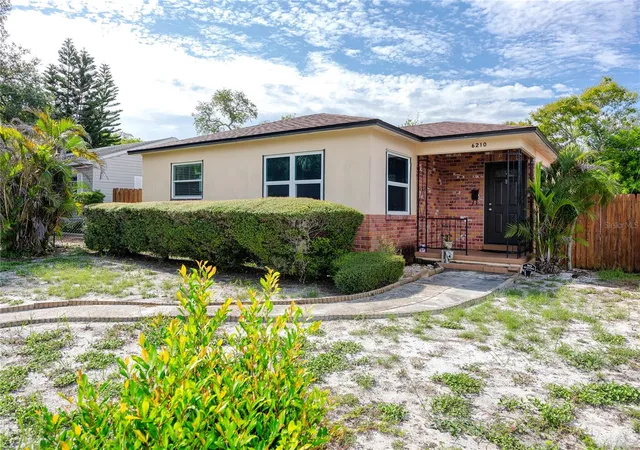 Photo 3 of Single family home for sale at 6210 4th Avenue S, Saint Petersburg, FL 33707 | MLS# TB8536623 | Listing updated on 2026-09-28