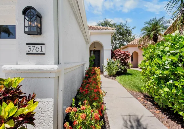 Photo 3 of Single family home for sale at 3761 Amapola Ln, Sarasota, FL 34238 | MLS# A4702283 | Listing updated on 2026-08-30