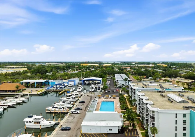 2nd image of 4900 38Th Wy S, Saint Petersburg, FL 33711