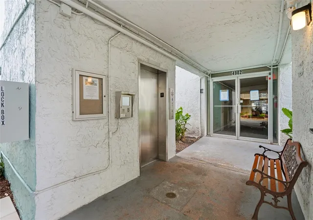 4th image of 4900 38Th Wy S, ST PETERSBURG, FL 33711