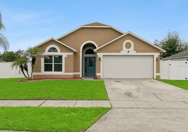 Photo 1 of Single family home for sale at 14426 Lake Price Dr, Orlando, FL 32826 | MLS# O6431479 | Listing updated on 2026-10-19