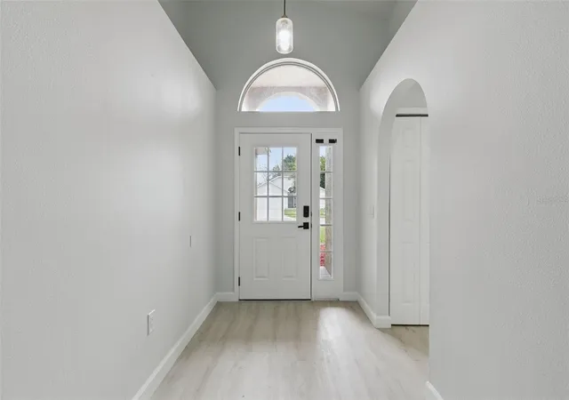 Photo 3 of Single family home for sale at 14426 Lake Price Dr, Orlando, FL 32826 | MLS# O6431479 | Listing updated on 2026-10-19