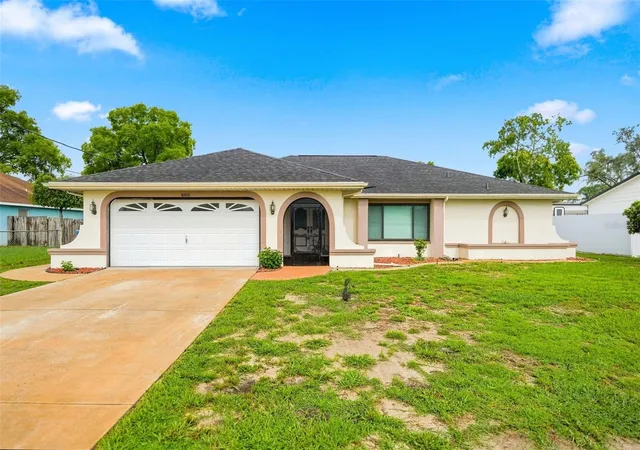 Photo 2 of Single family home for sale at 10308 Gifford Dr, Spring Hill, FL 34608 | MLS# W7888352 | Listing updated on 2026-10-11