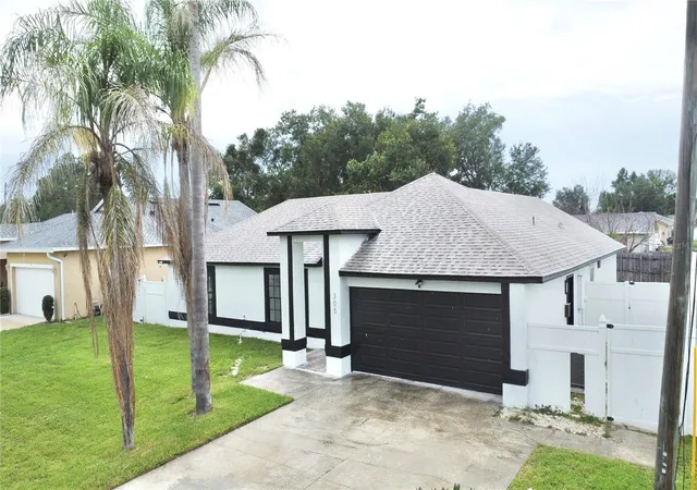 Photo 1 of Single family home for sale at 305 Cornwallis Ct, Kissimmee, FL 34758 | MLS# S5155192 | Listing updated on 2026-09-12
