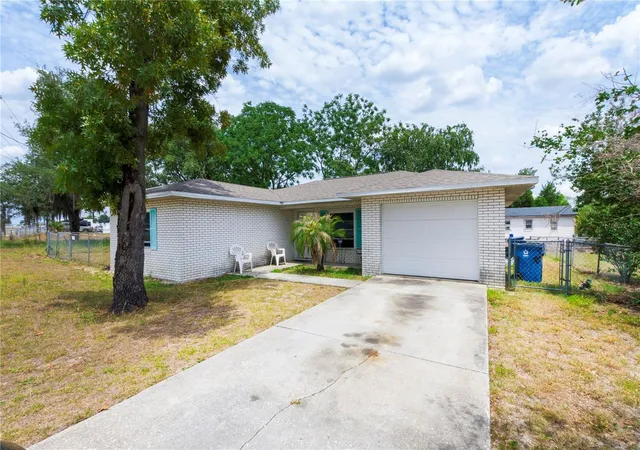 2nd image of 1915 N 18th St, Haines City, FL 33844 | MLS# V4950608