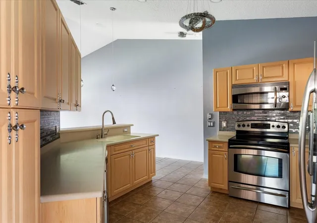 4th image of 5336 Edgewater Wy #11, Oxford, FL 34484 | MLS# O6431511