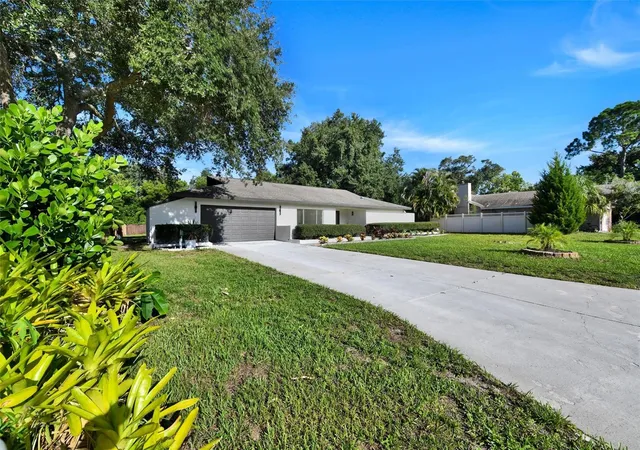 2nd image of 207 Dunbridge Dr, Palm Harbor, FL 34684 | MLS# TB8536660
