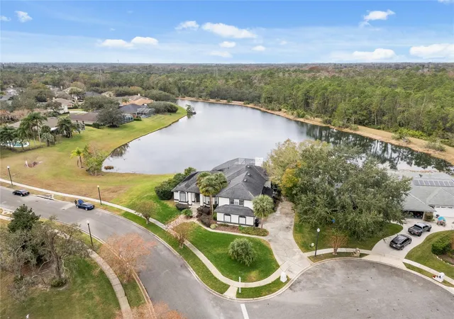 4th image of 1746 Carillon Park Dr, Oviedo, FL 32765 | MLS# O6431527