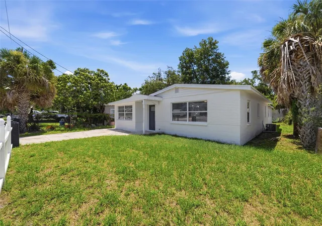 Photo 3 of Single family home for sale at 4009 E Powhatan Ave, Tampa, FL 33610 | MLS# TB8536677 | Listing updated on 2026-08-28