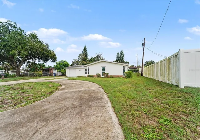 Photo 3 of Sale Pending at 3536 Kimberly Oaks Dr, Holiday, FL 34691 | MLS# TB8536683 | Listing updated on 2026-10-06