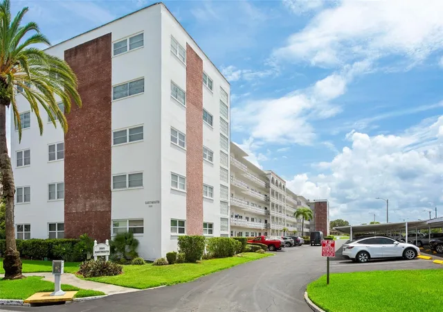 1st image of 5501 80th St N #402, Saint Petersburg, FL 33709 | MLS# FC320519