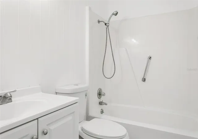 2nd image of 5501 80Th St N, Saint Petersburg, FL 33709