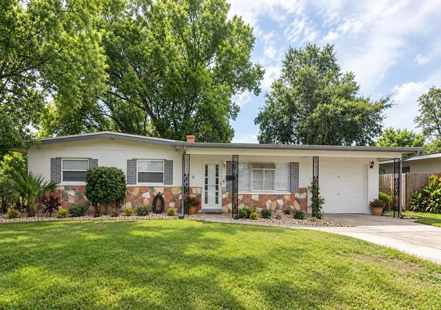 Photo 1 of Single family home for sale at 1840 N Powers Dr, Orlando, FL 32818 | MLS# S5155204 | Listing updated on 2026-09-25
