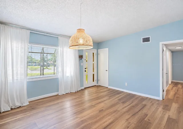 Photo 4 of Single family home for sale at 1840 N Powers Dr, Orlando, FL 32818 | MLS# S5155204 | Listing updated on 2026-10-21
