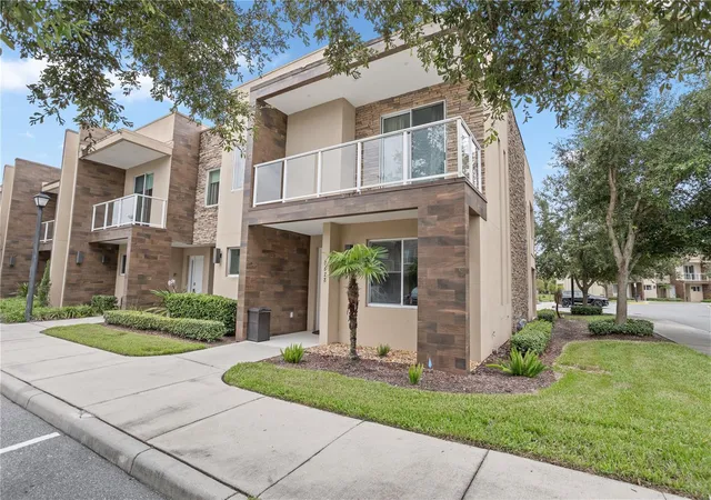 Photo 4 of Townhouse for sale at 7628 Recife Dr, Kissimmee, FL 34747 | MLS# S5155205 | Listing updated on 2026-09-02