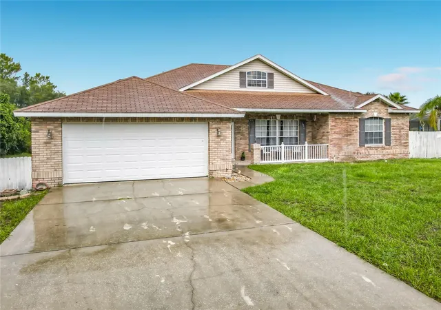 Photo 3 of Single family home for sale at 2136 Carla Dr, Deltona, FL 32738 | MLS# O6431558 | Listing updated on 2026-09-17