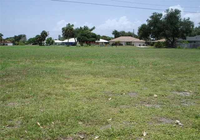 Photo 4 of Land for sale at 2301 S Tamiami Trl, Osprey, FL 34229 | MLS# A4702316 | Listing updated on 2026-08-25