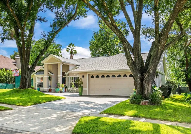 Photo 2 of Sale Pending at 944 Almond Tree Cir, Orlando, FL 32835 | MLS# O6431575 | Listing updated on 2026-09-02