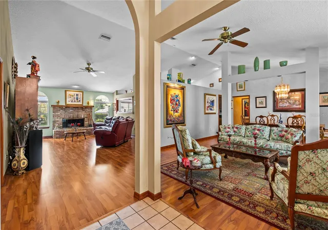 Photo 4 of Sale Pending at 944 Almond Tree Cir, Orlando, FL 32835 | MLS# O6431575 | Listing updated on 2026-09-02