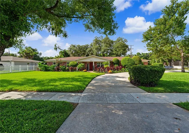 Photo 2 of Single family home for sale at 1609 Melodie Dr, Brandon, FL 33510 | MLS# TB8536739 | Listing updated on 2026-09-17