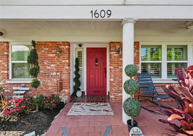 Photo 3 of Single family home for sale at 1609 Melodie Dr, Brandon, FL 33510 | MLS# TB8536739 | Listing updated on 2026-09-17