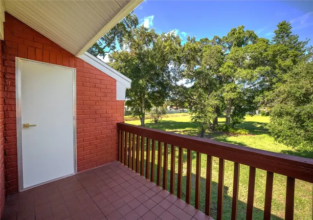 Listing Photo 2 - Condo for sale in building located at 8210 12Th Wy N, ST PETERSBURG, FL 33702 - Unit #G