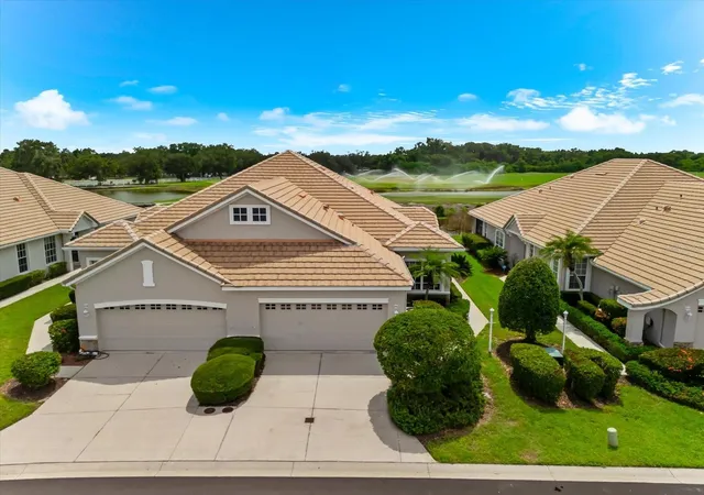 Photo 2 of Single family home for sale at 6942 Woodmore Ter, Lakewood Ranch, FL 34202 | MLS# A4702322 | Listing updated on 2026-08-31