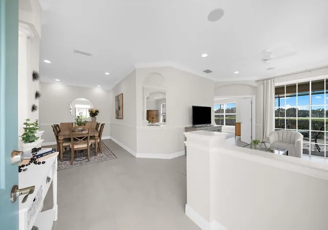 Photo 3 of House for sale at 6942 Woodmore Ter, Lakewood Ranch, FL 34202 | MLS# A4702322 | Listing updated on 2026-08-31