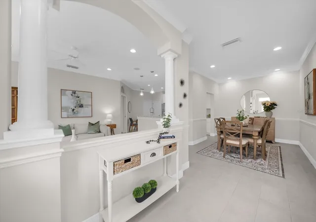 Photo 4 of House for sale at 6942 Woodmore Ter, Lakewood Ranch, FL 34202 | MLS# A4702322 | Listing updated on 2026-08-31