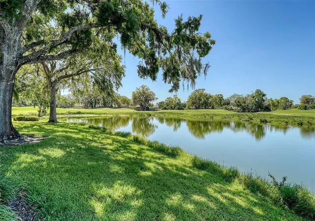 Photo 4 of House for sale at 4060 Penshurst Park, Sarasota, FL 34235 | MLS# A4702327 | Listing updated on 2026-09-17