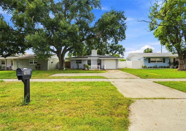 Photo 1 of Single family home for sale at 1680 Pinehurst Rd, Dunedin, FL 34698 | MLS# TB8536789 | Listing updated on 2026-10-22