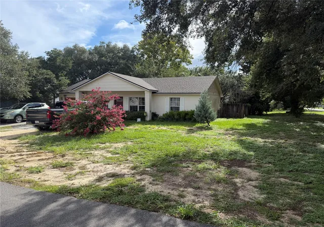 1st image of 10 Berry Dr, Mascotte, FL 34753 | MLS# G5116179