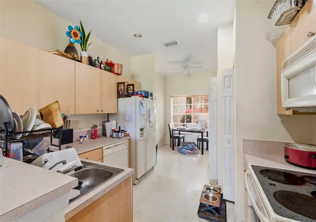 Photo 4 of Townhouse for sale at 11082 Winter Crst Dr, Riverview, FL 33569 | MLS# TB8536794 | Listing updated on 2026-09-02
