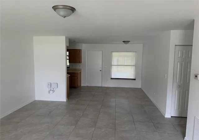 Photo 4 of Single family home for sale at 11 Pine Circle Ln, Ocala, FL 34472 | MLS# OM729936 | Listing updated on 2026-08-27