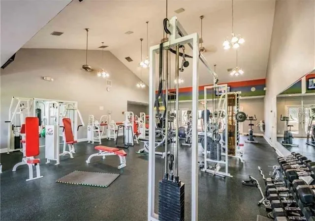 2nd image of 151 Seahorse Dr Se, Saint Petersburg, FL 33705