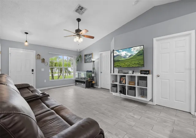 Photo 4 of Single family home for sale at 2472 Pine Chase Cir, Saint Cloud, FL 34769 | MLS# S5155222 | Listing updated on 2026-08-14