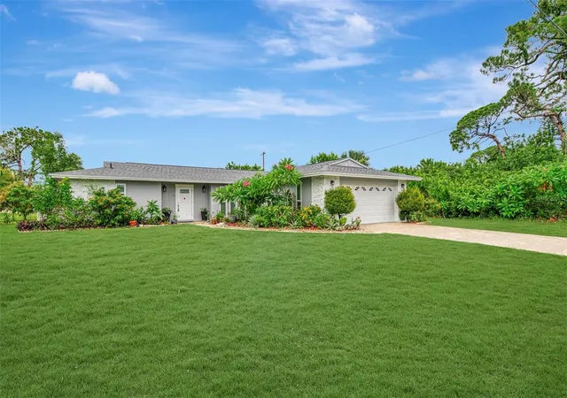 Photo 1 of Single family home for sale at 4240 Shamrock Dr, Venice, FL 34293 | MLS# A4702340 | Listing updated on 2026-09-26