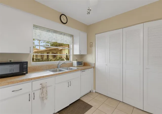 Photo 3 of House for sale at 4574 Mohican #151, Sarasota, FL 34233 | MLS# A4702341 | Listing updated on 2026-10-02