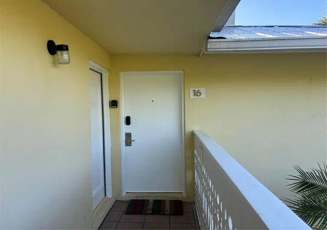 2nd image of 5310 Gulf Of Mexico Dr #16, Longboat Key, FL 34228 | MLS# A4702344