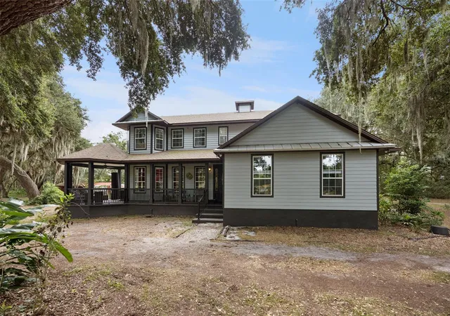 Photo 1 of Single family home for sale at 18900 Lakeview Dr, Clermont, FL 34715 | MLS# O6431686 | Listing updated on 2026-10-20