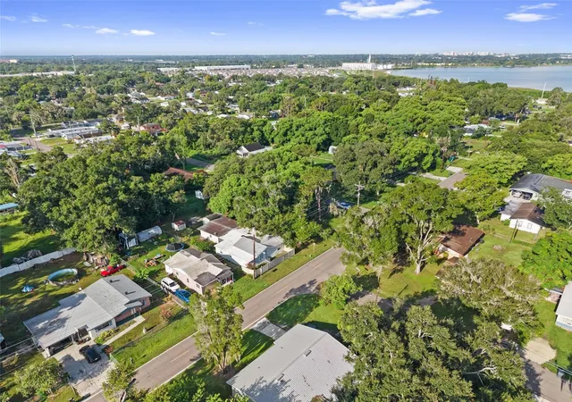 Photo 18 of Single family home for sale at 929 Adrian Ct, LAKELAND, FL 33801 | MLS# O6431690 | Listing updated on 2026-09-27