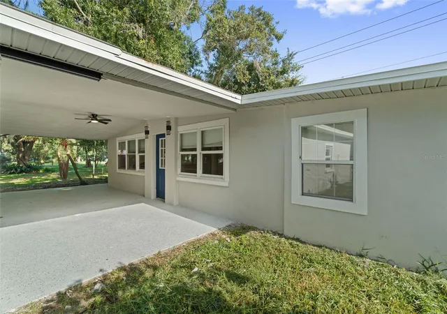 Photo 3 of Single family home for sale at 929 Adrian Ct, Lakeland, FL 33801 | MLS# O6431690 | Listing updated on 2026-09-13