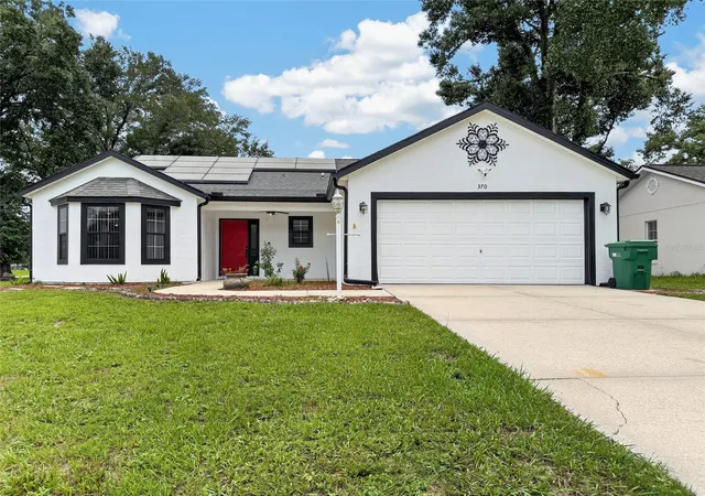 1st image of 370 Carriage Ln, Lady Lake, FL 32159 | MLS# G5116189