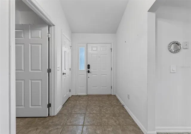 5th image of 370 Carriage Ln, Lady Lake, FL 32159 | MLS# G5116189