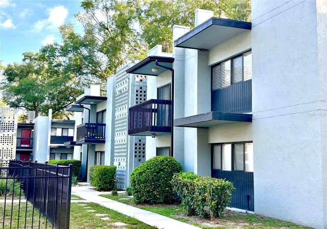 1st image of 407 Nw 39th Rd #407C, Gainesville, FL 32607 | MLS# GC542560