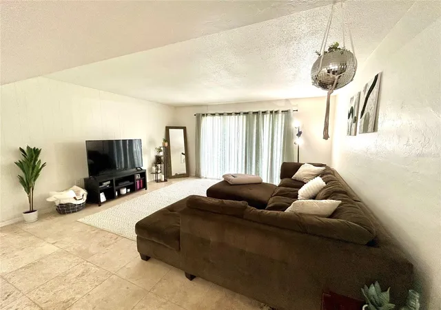 4th image of 407 Nw 39Th Rd #407C, Gainesville, FL 32607 | MLS# GC542560