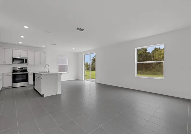 3rd image of 4328 Outhaul Run, Palmetto, FL 34221 | MLS# A4702355