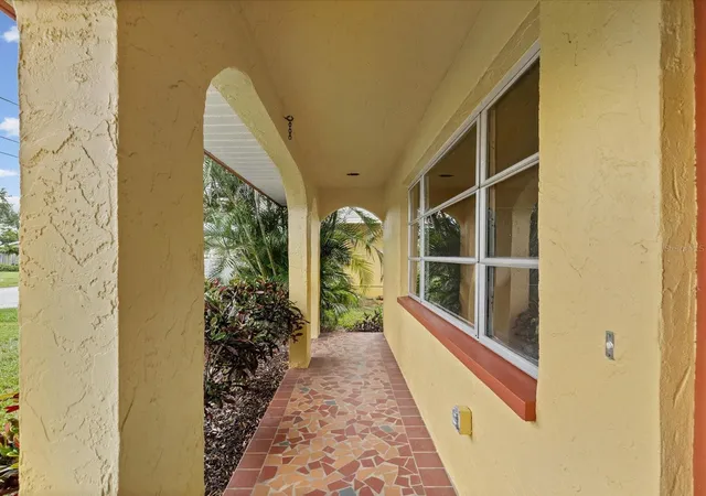 2nd image of 1547 Andover Dr, Dunedin, FL 34698 | MLS# TB8536853