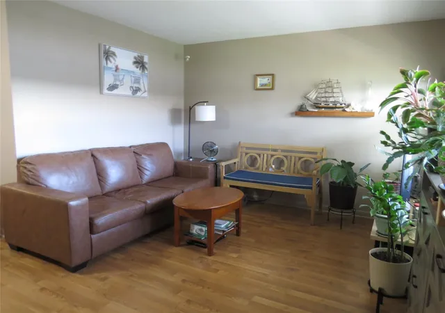 Listing Photo 4 - Condo for sale in building located at 5815 18Th St N, ST PETERSBURG, FL 33714 - Unit #16