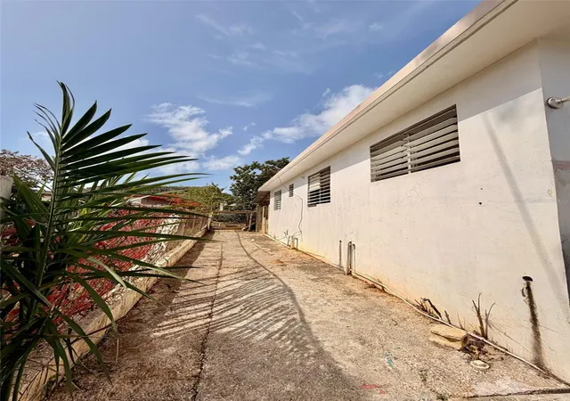 Photo 4 of Sale Pending at Calle Los Cedros Urb Brisas De Llanadas Calle Los Cedros #24, Barceloneta, PR 00617 | MLS# PR9123258 | Listing updated on 2026-09-30